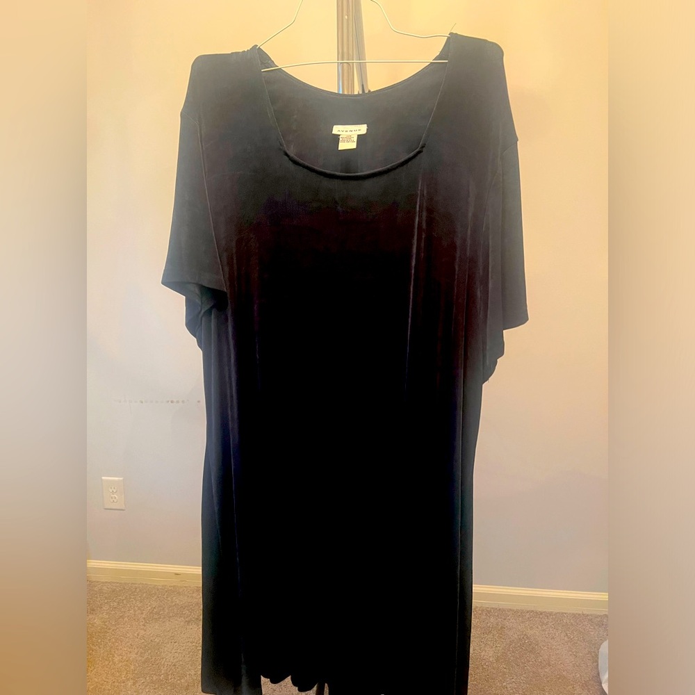 Black Avenue dress plus sized 30W short sleeves